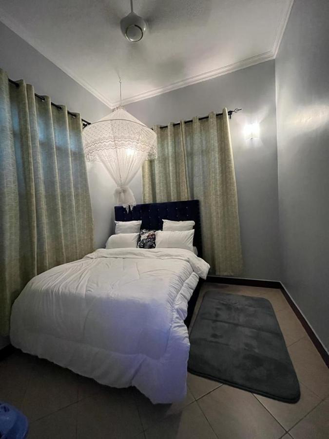 Romantic, Stunning & Authentic Ensuited Master Bedroom Apartment