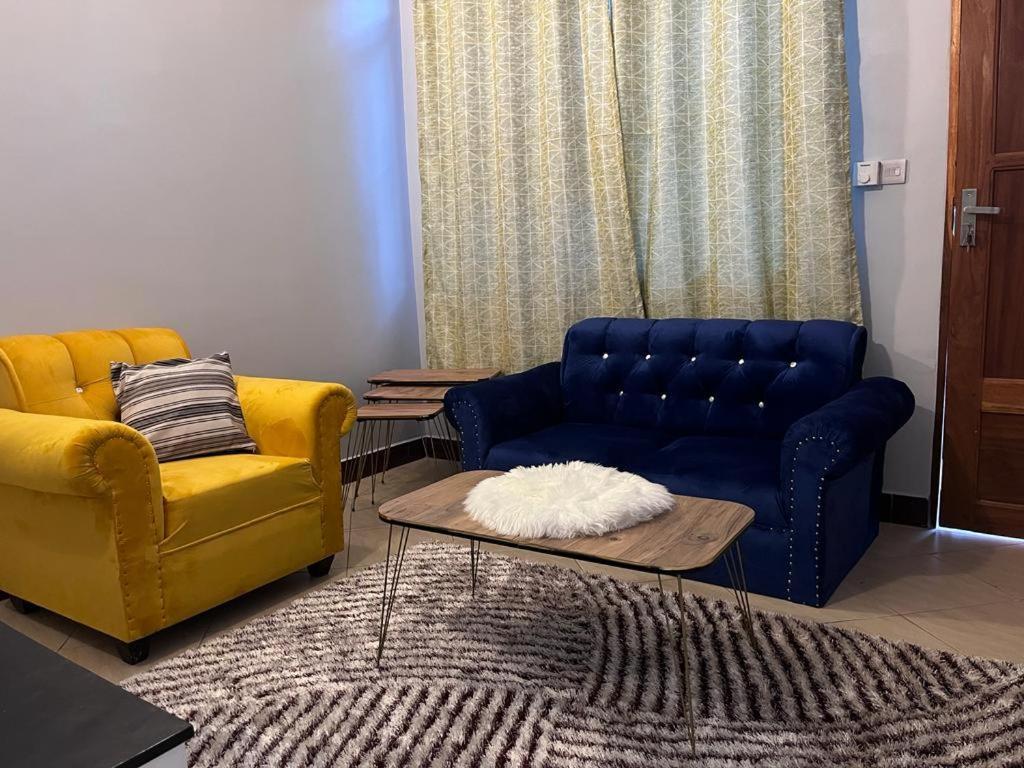 Apartment Romantic, Stunning & Authentic Ensuited Master Bedroom *