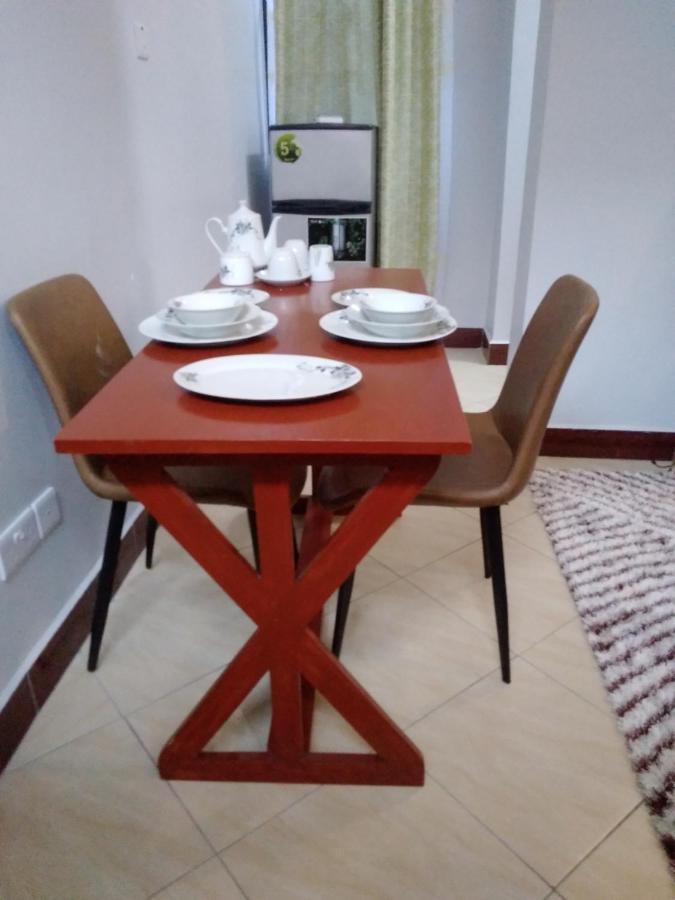 Romantic, Stunning & Authentic Ensuited Master Bedroom * Dar es Salaam