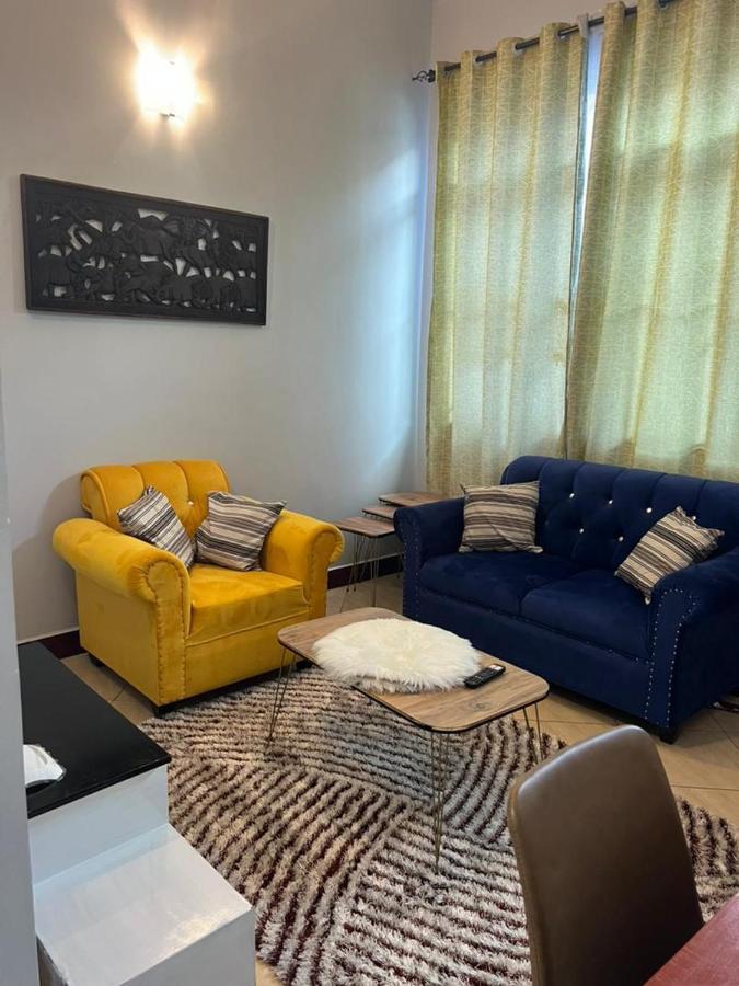 Romantic, Stunning & Authentic Ensuited Master Bedroom Apartment *