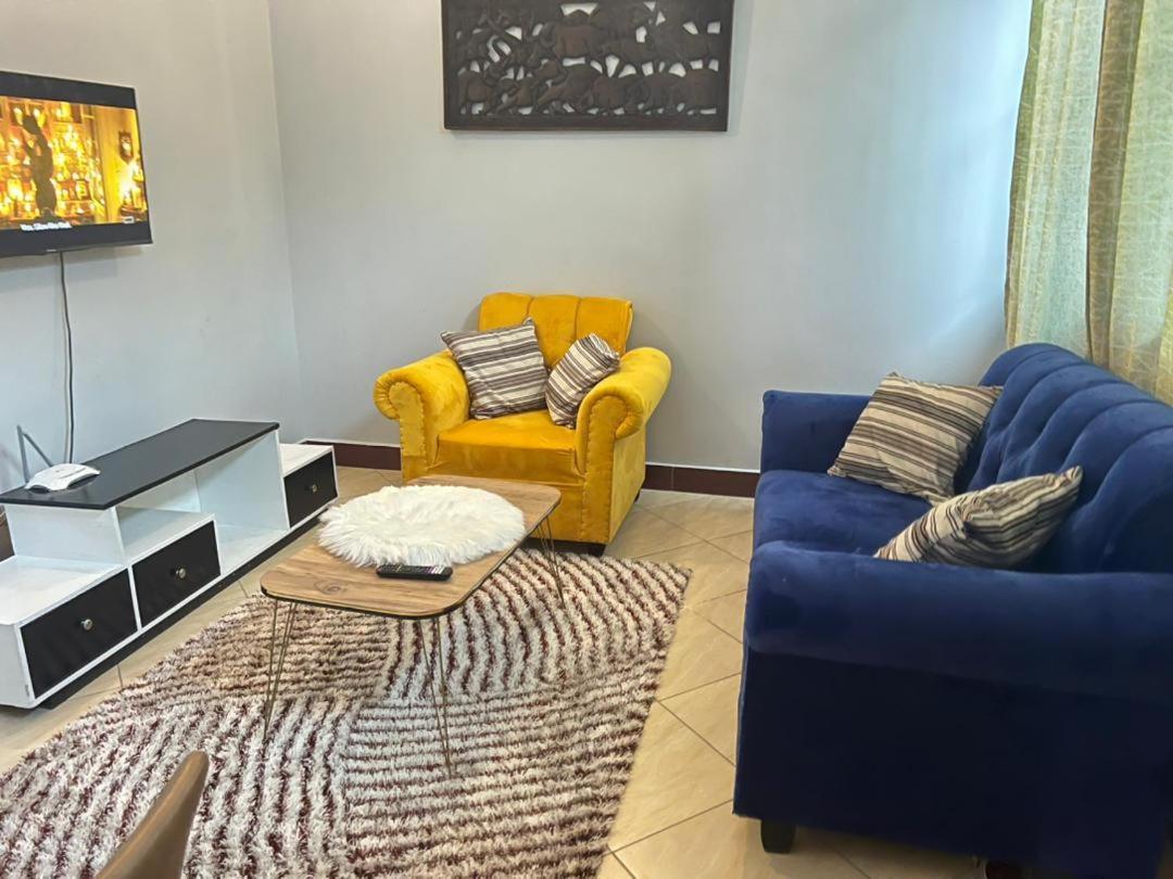 Romantic, Stunning & Authentic Ensuited Master Bedroom Apartment *